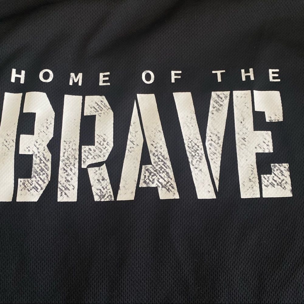 Home of the Brave American Eagle men’s size large black long sleeve